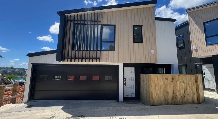  at 5 Weir Lane, Oteha, North Shore City, Auckland