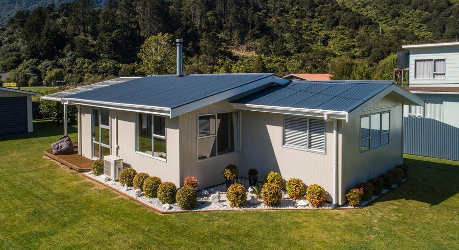  at 20 Renata Road, Ōkiwi Bay