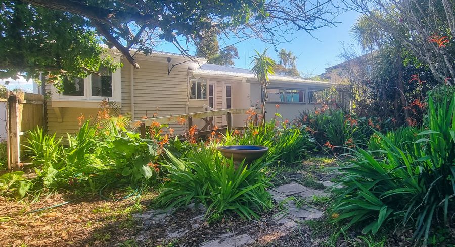  at 214 East Coast Road, Forrest Hill, North Shore City, Auckland