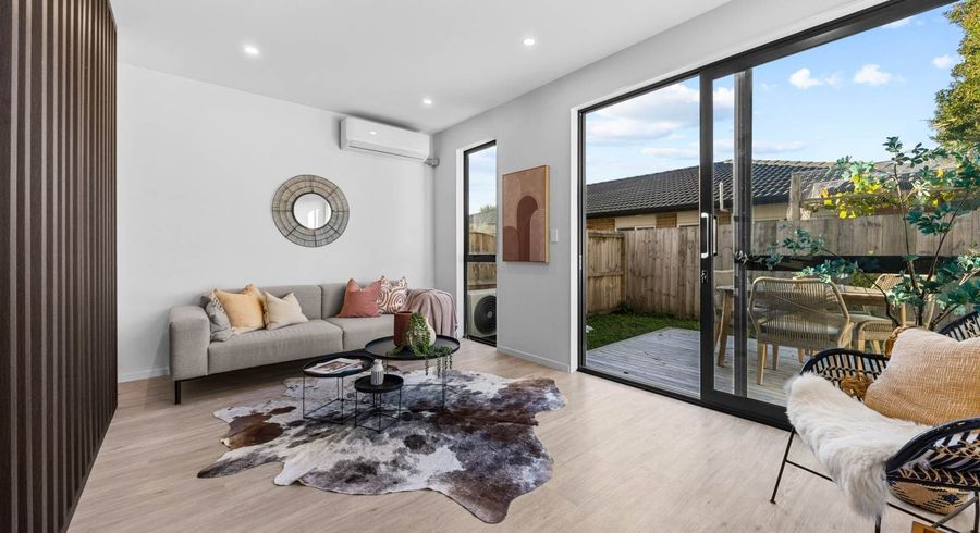  at 4/113 Te Atatu Road, Te Atatu South, Auckland