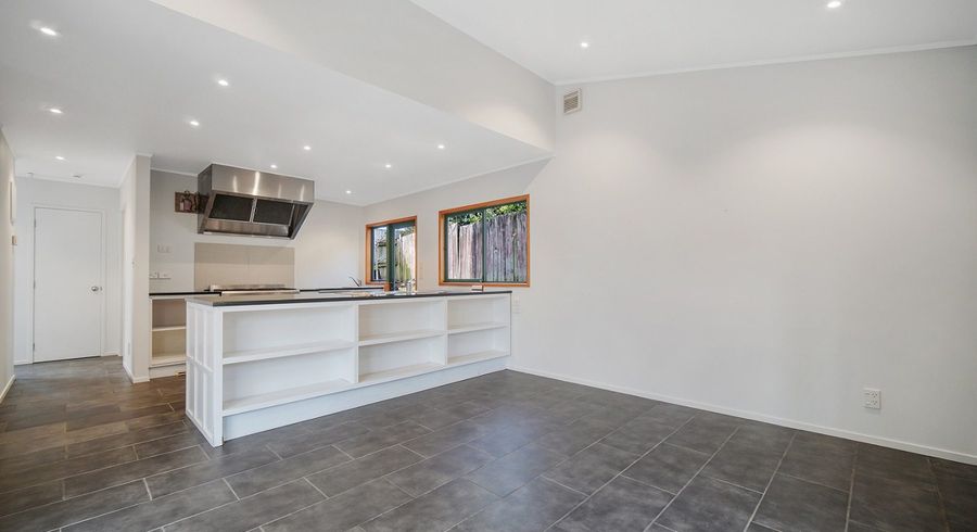  at 6A Greenslade Crescent, Northcote, North Shore City, Auckland