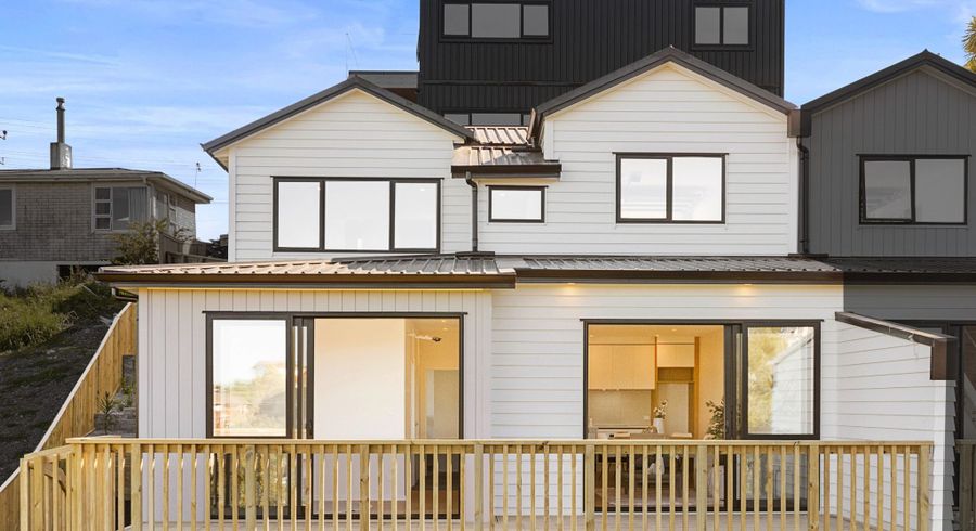  at 905D East Coast Road, Northcross, Auckland