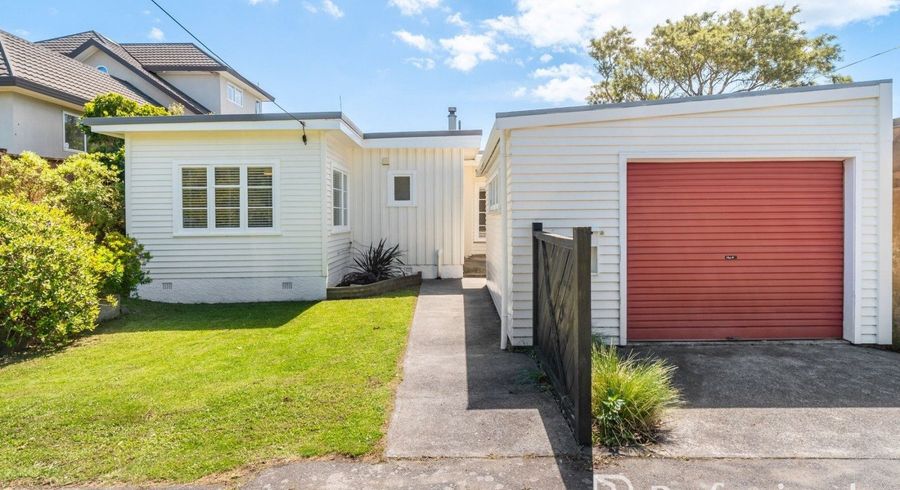  at 6 Te Whiti Grove, Korokoro, Lower Hutt, Wellington