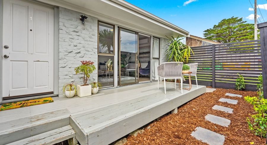 at 1/307A Wairau Road, Totara Vale, Auckland