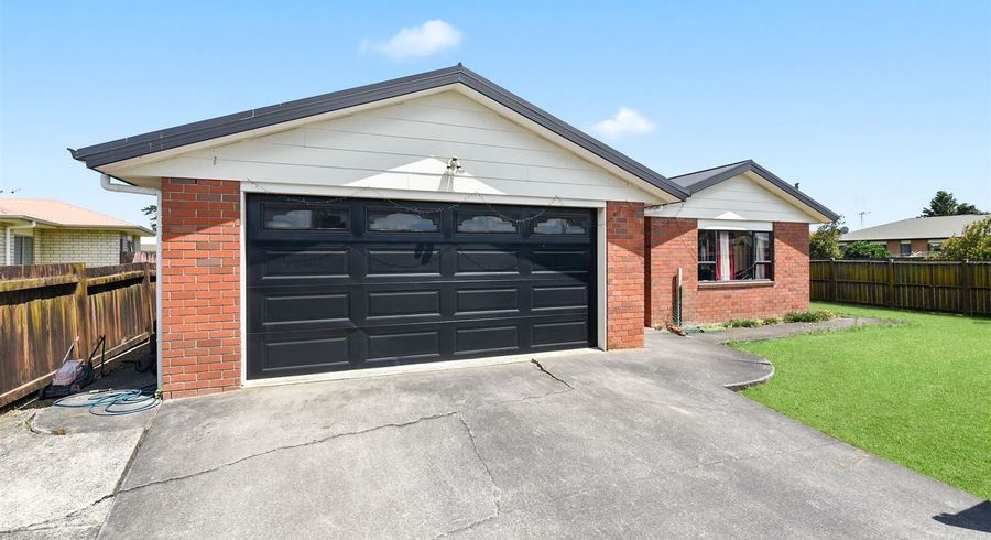  at 1 Corsair Place, Melville, Hamilton