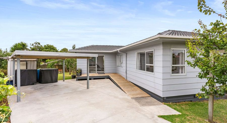  at 5 De Bloge Place, Manukau, Manukau City, Auckland