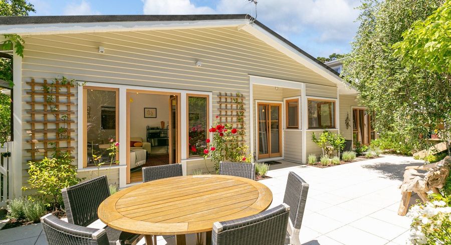  at 60 Glen Road, Kelburn, Wellington