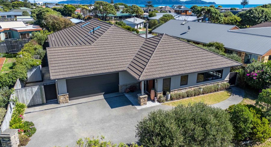  at 4 Barbaras Way, Waikanae Beach, Kapiti Coast, Wellington
