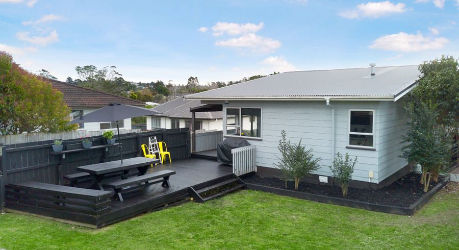  at 20 Penfold Place, Henderson, Auckland