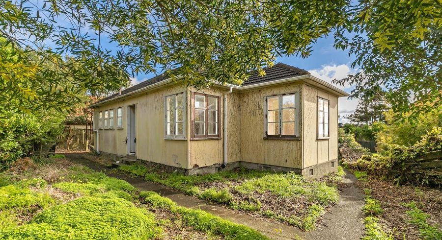  at 32 Tahapa Crescent, Meadowbank, Auckland