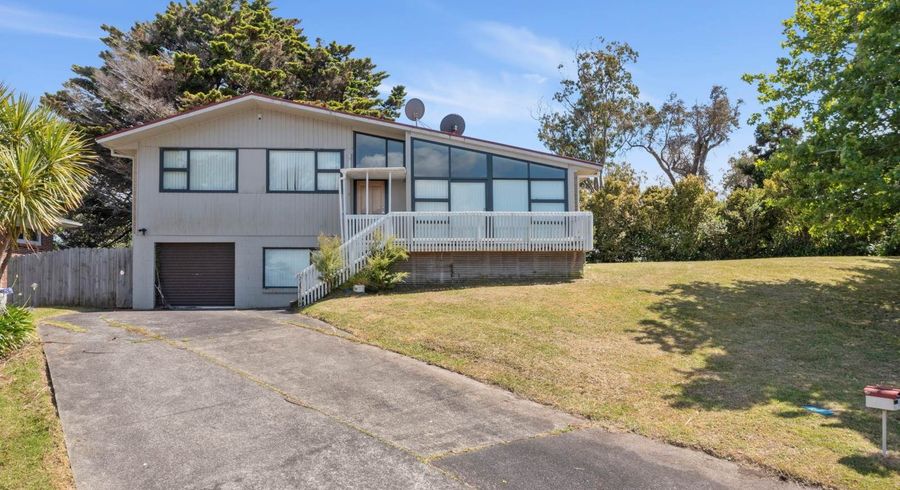  at 17 Valley View Road, Glenfield, Auckland