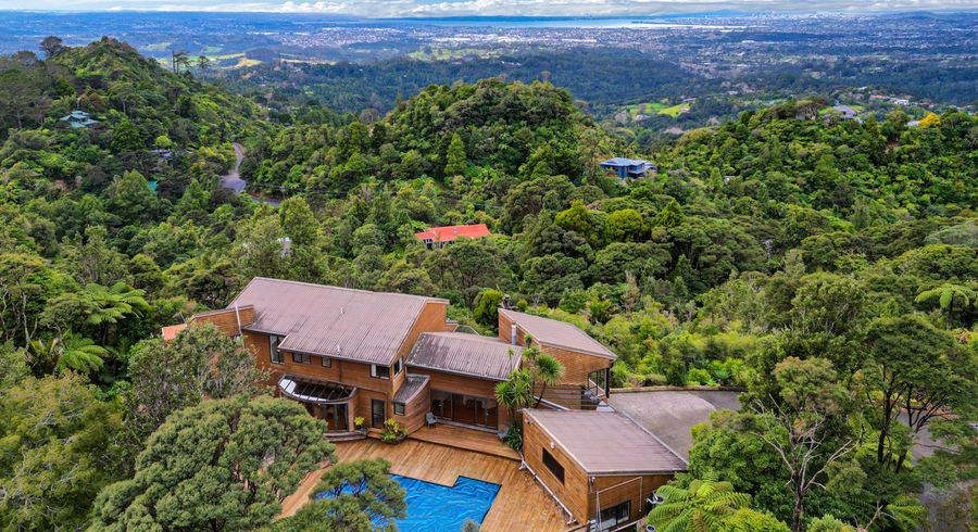  at 922 West Coast Road, Waiatarua, Auckland