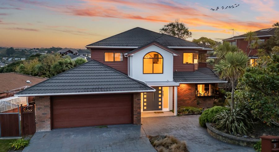  at 9 Molyneux Close, Whitby, Porirua, Wellington