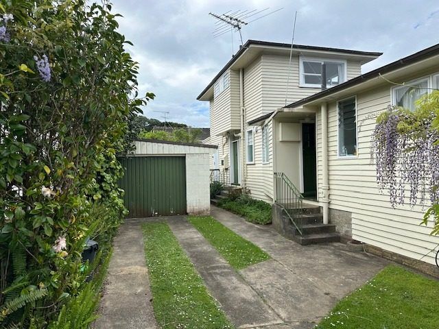  at 2/2 Earnoch Avenue, Takapuna, North Shore City, Auckland
