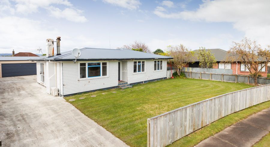  at 10 Battersea Place, Roslyn, Palmerston North, Manawatu / Whanganui
