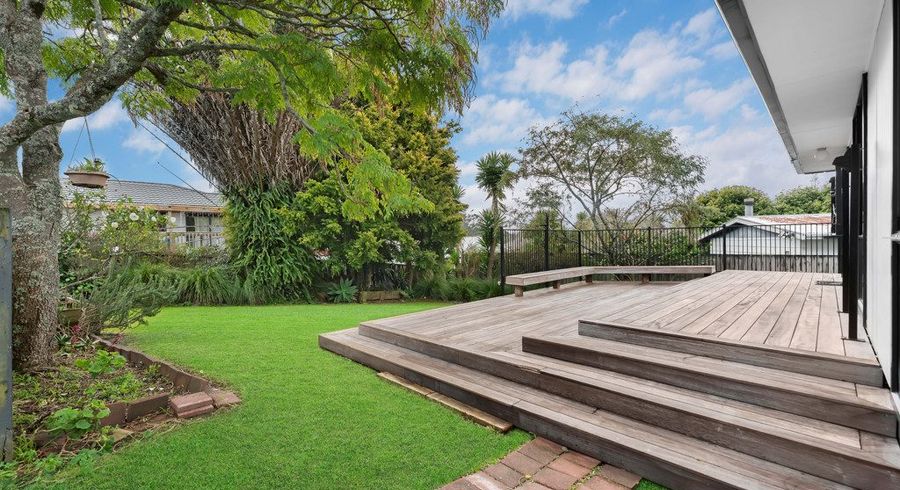  at 1/25 Taranui Place, Henderson, Waitakere City, Auckland