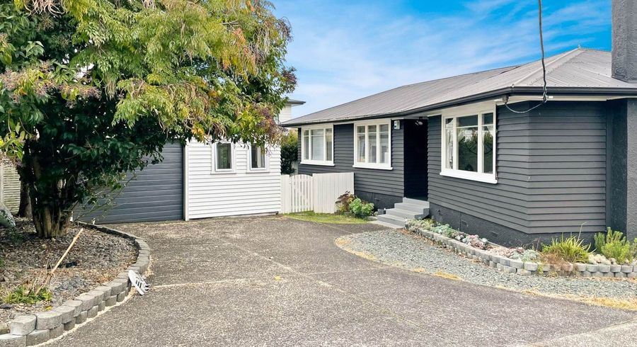  at 105 Sturges Road, Henderson, Waitakere City, Auckland