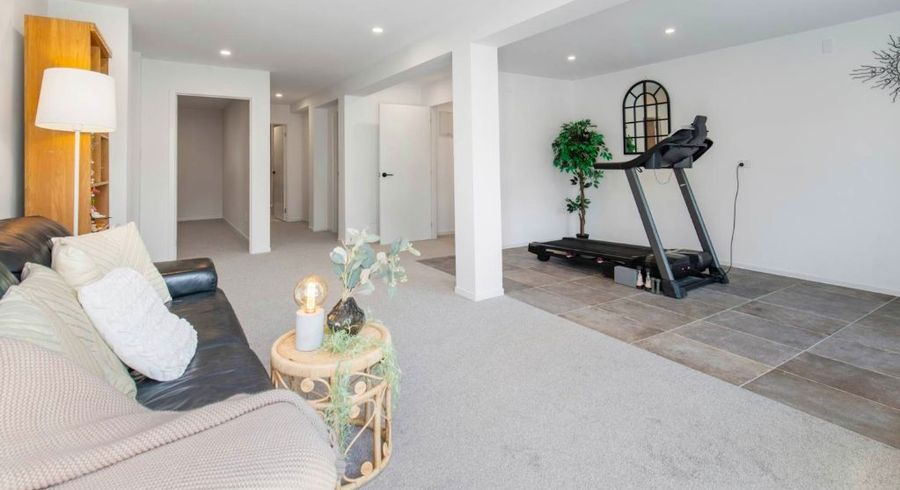  at 44 Gosford Drive, Botany Downs, Manukau City, Auckland