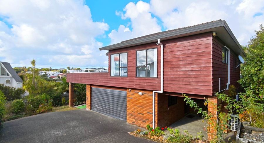 at 2/51 Deep Creek Road, Waiake, Auckland