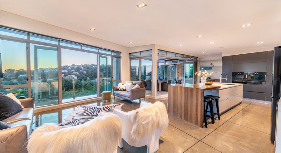  at 32 Roys Road, Plimmerton, Porirua, Wellington
