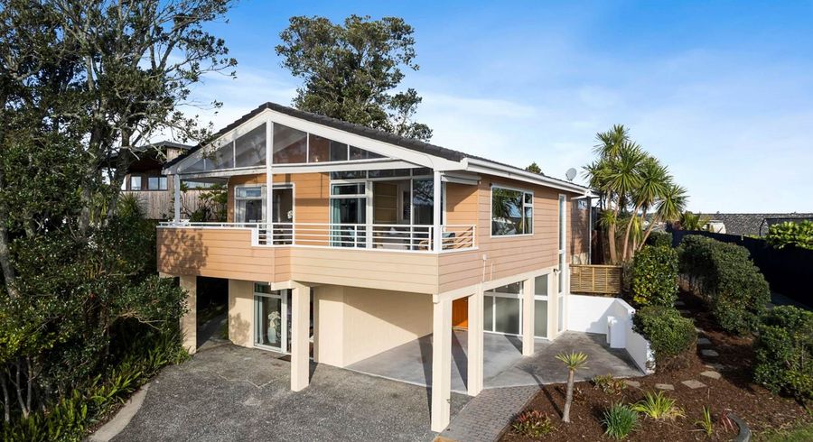  at 34 Hadfield Street, Beach Haven, Auckland