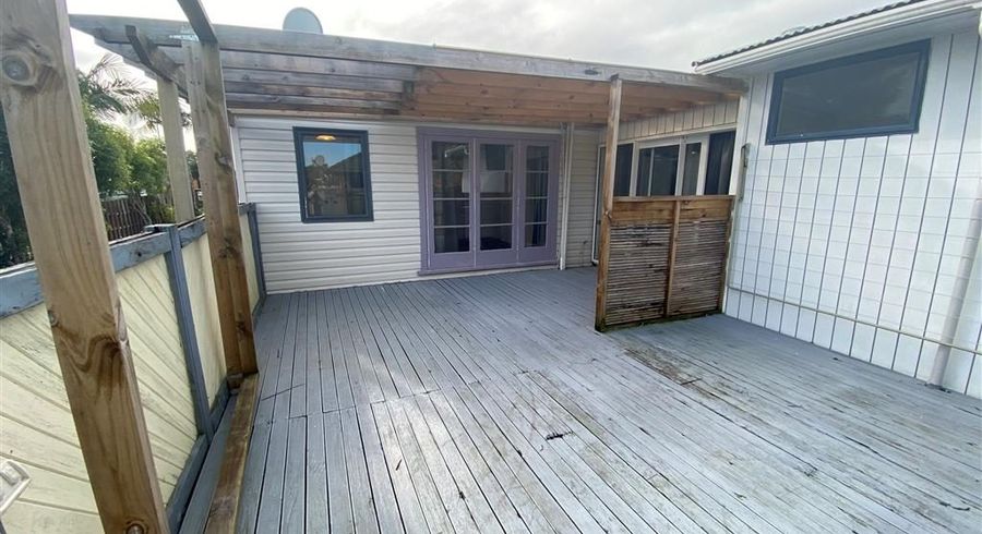  at 18 McLeod Road, Weymouth, Auckland