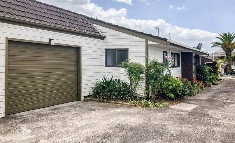  at 2/21 Northall Road, New Lynn, Auckland