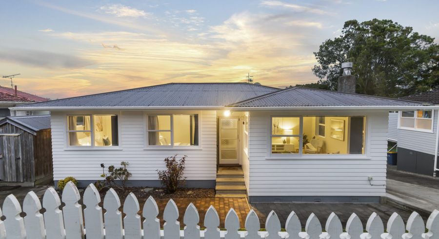  at 37 Compton Street, Hillcrest, North Shore City, Auckland