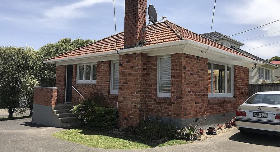  at 10 Belmont Terrace, Milford, North Shore City, Auckland