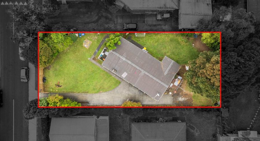  at 6 Fairdene Avenue, Henderson, Waitakere City, Auckland