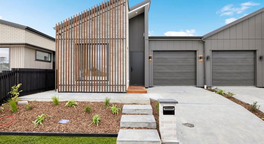  at 2/24 Lumino Terrace, Peacocke, Hamilton, Waikato
