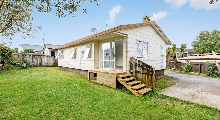  at 1/6 Trounson Avenue, Clendon Park, Auckland