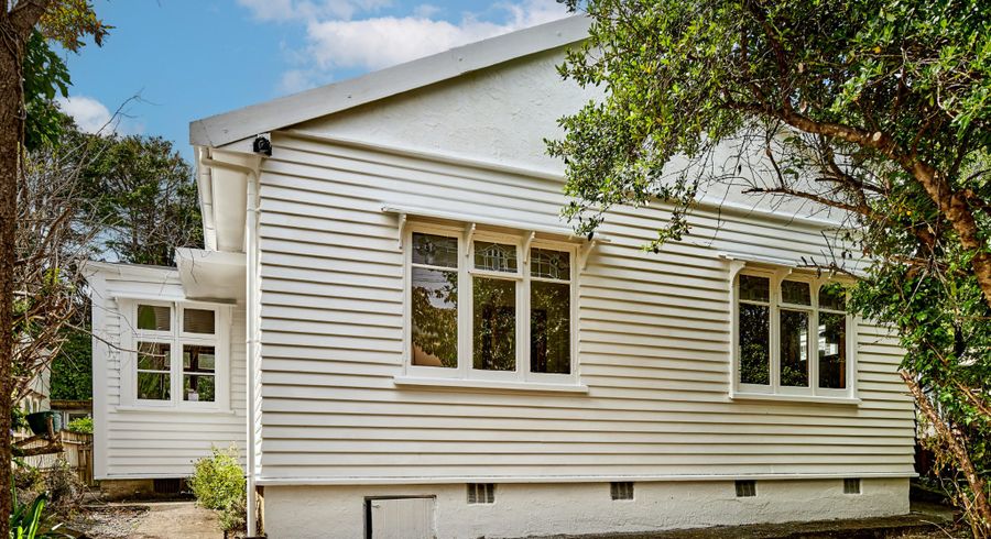  at 52 Standen Street, Karori, Wellington