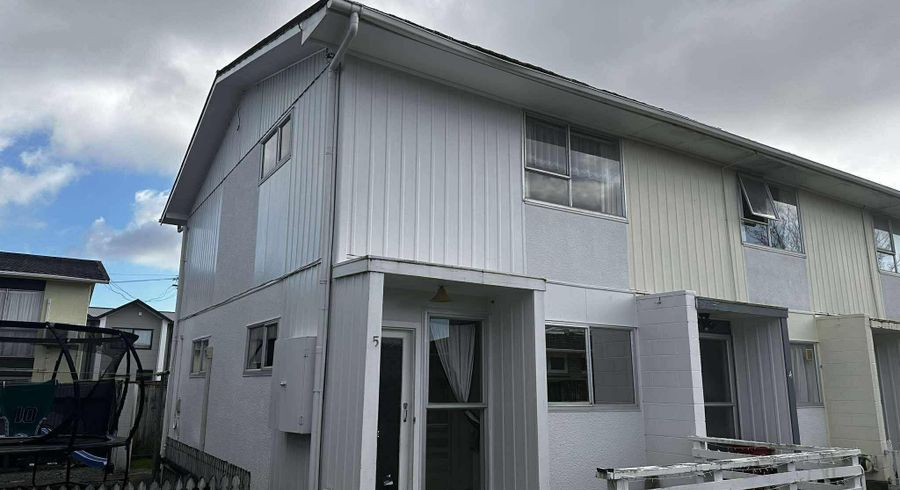  at 5/100 Martin Street, Wallaceville, Upper Hutt, Wellington