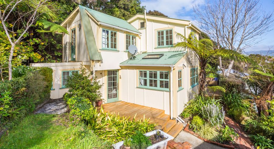  at 28 Kiriwai Road, Paremata, Porirua
