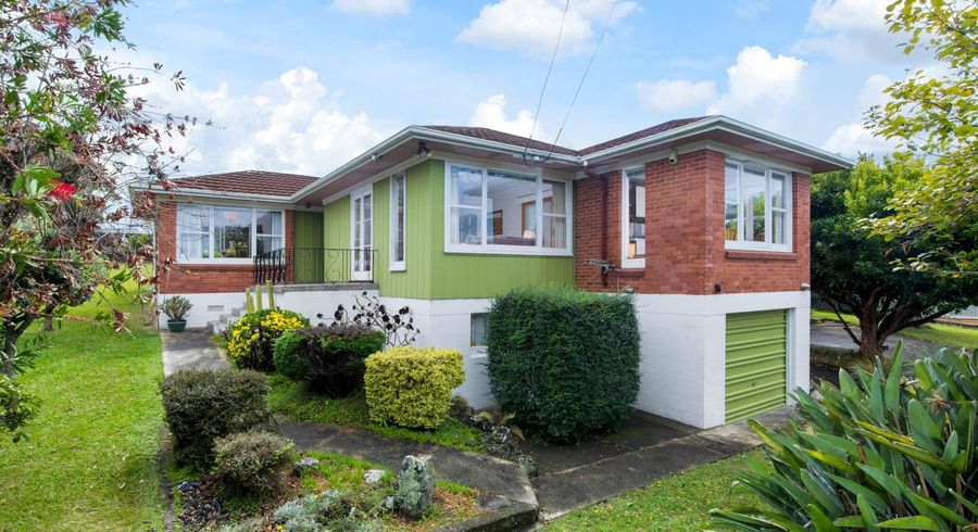  at 10 Dickey Street, New Windsor, Auckland