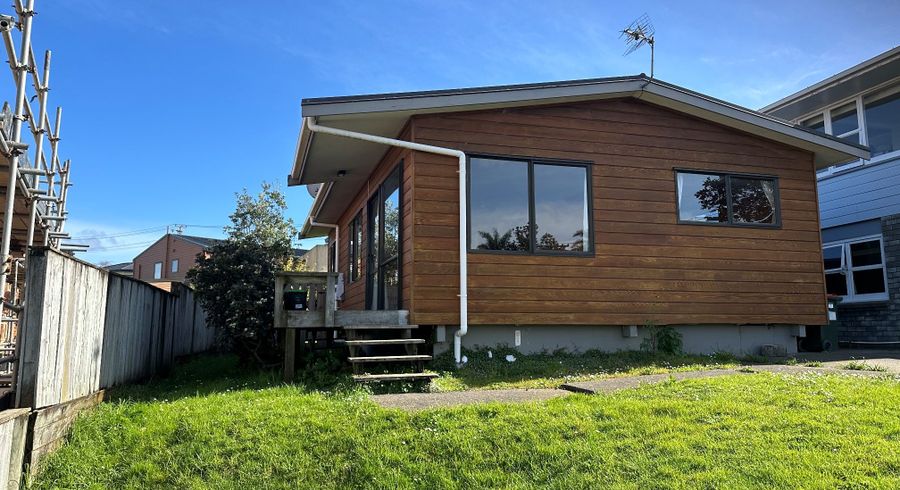  at 1 Worthington Place, West Harbour, Waitakere City, Auckland