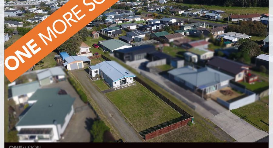 at 8 Hennessey Street East, Foxton Beach, Foxton