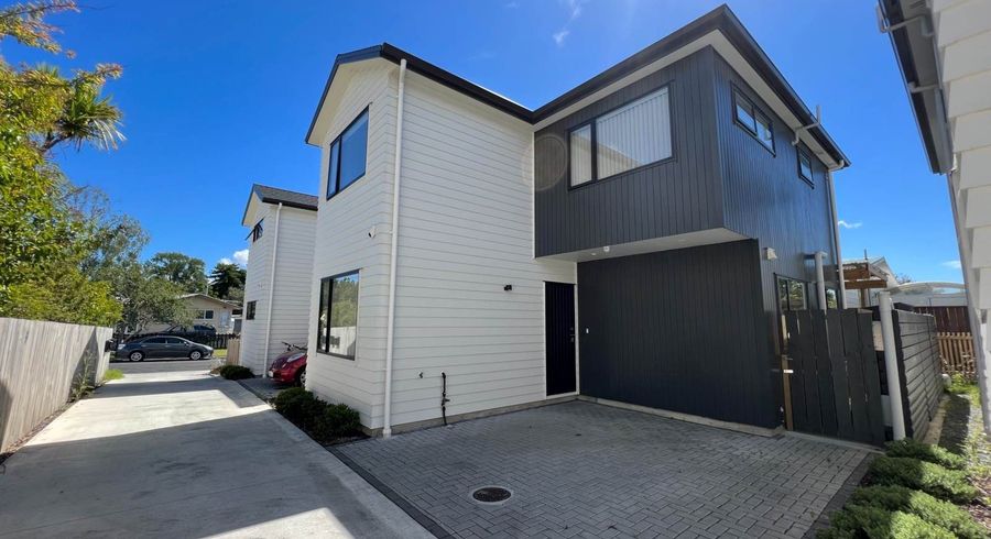  at 54B Chilcott Road, Henderson, Waitakere City, Auckland