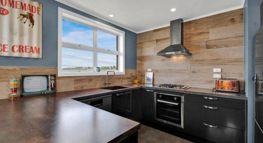  at 2/58 Paynters Avenue, Strandon, New Plymouth, Taranaki