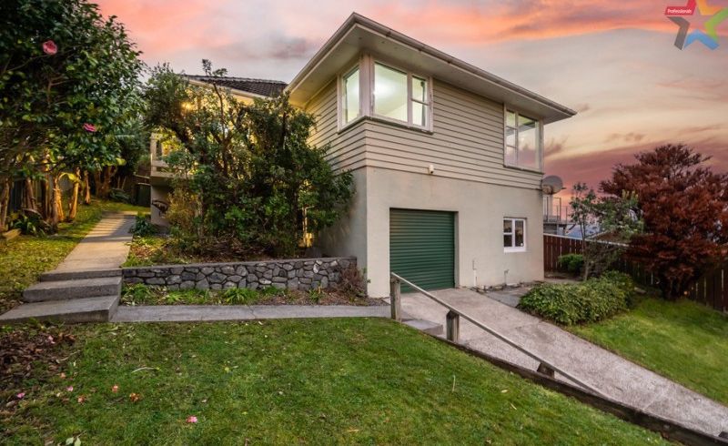  at 102 Dowse Drive, Maungaraki, Lower Hutt