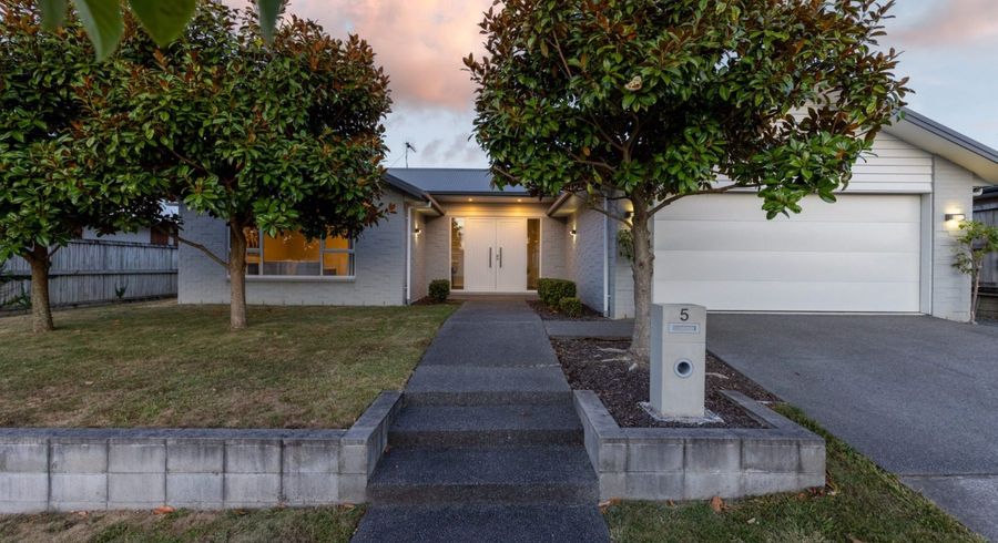  at 5 Audrey Place, Flagstaff, Hamilton