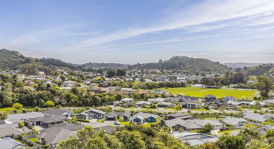  at 62 Spyglass Lane, Whitby, Porirua