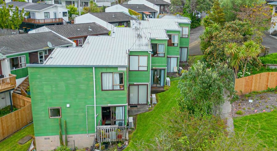  at 1 Hall Road, Glenfield, Auckland