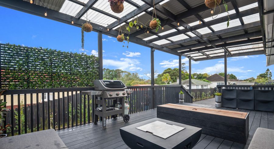  at 37 & 37A Castleford Street, Green Bay, Waitakere City, Auckland