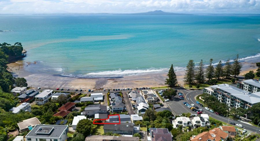  at 1/27 Manly Esplanade, Browns Bay, Auckland