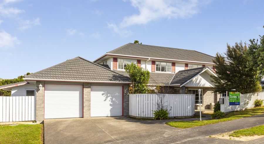  at 44 Joseph Banks Drive, Whitby, Porirua