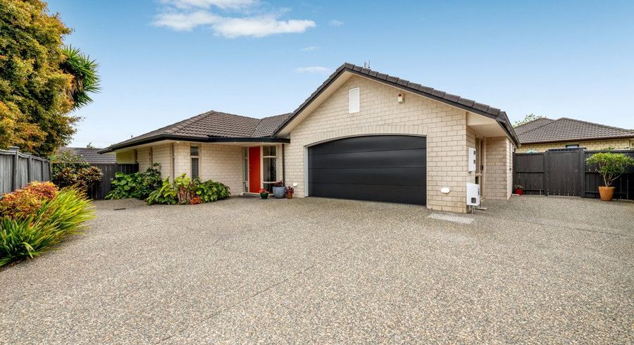  at 8 Glastry Close, East Tamaki Heights, Auckland