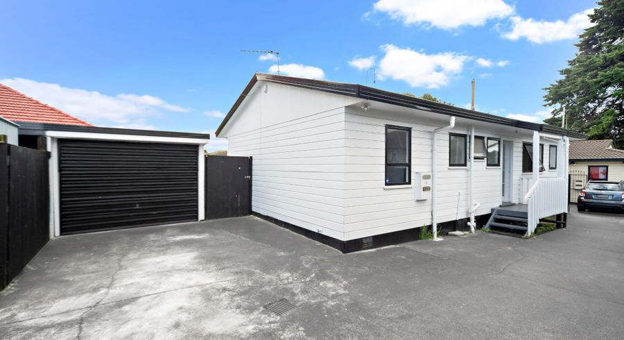  at 2/34 Plunket Avenue, Manukau Central, Auckland