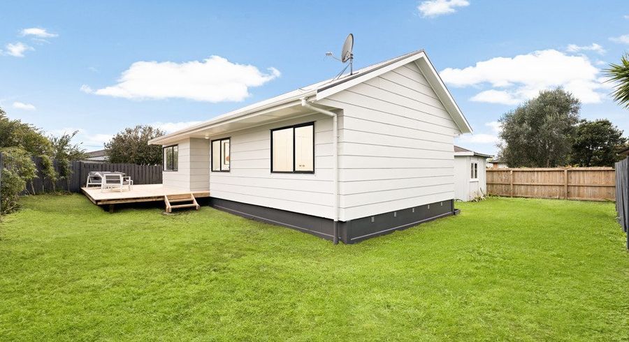  at 2/7 Rewarewa Road, Te Atatu Peninsula, Waitakere City, Auckland